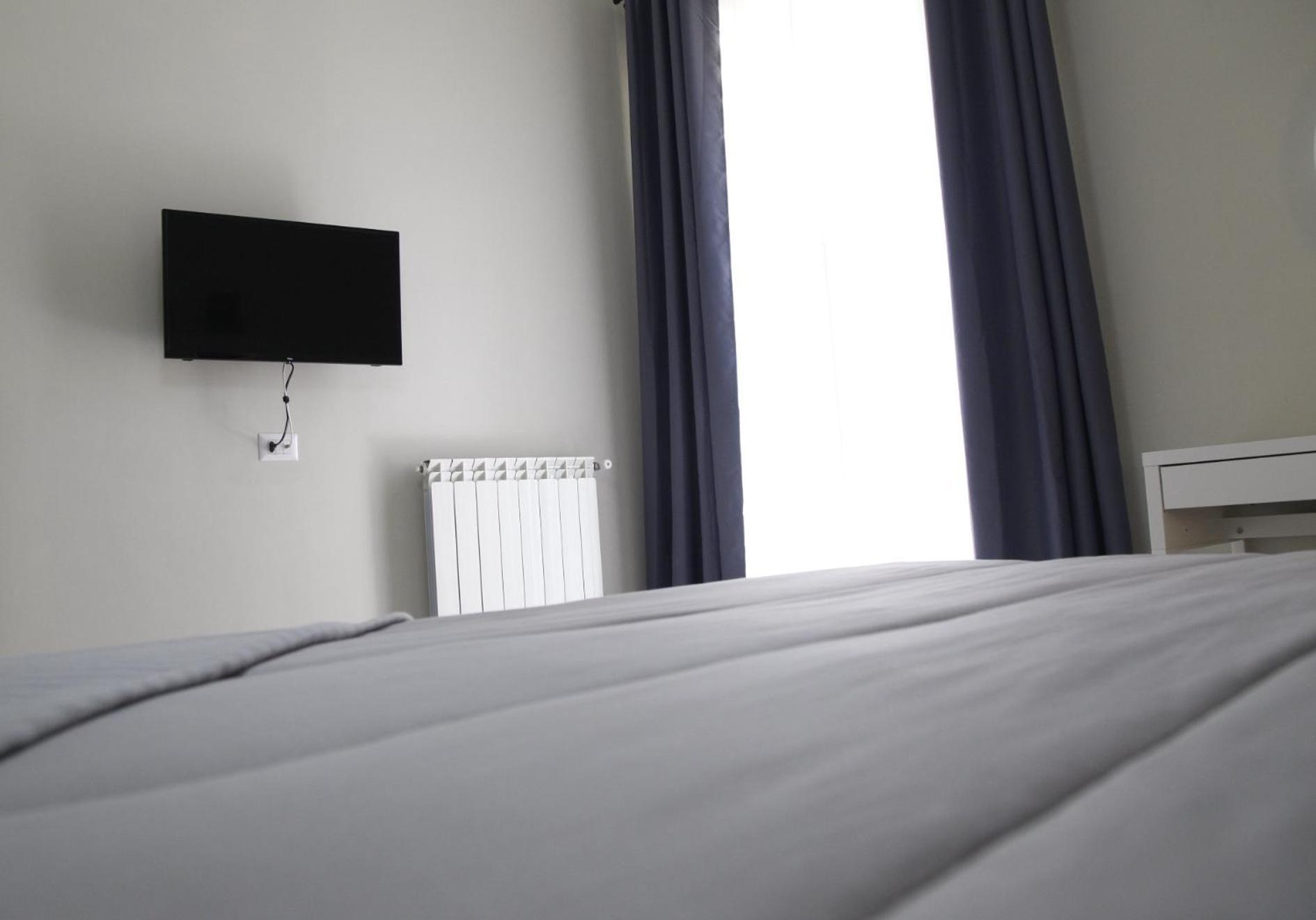 Grey Apartment Caiazzo Экстерьер фото